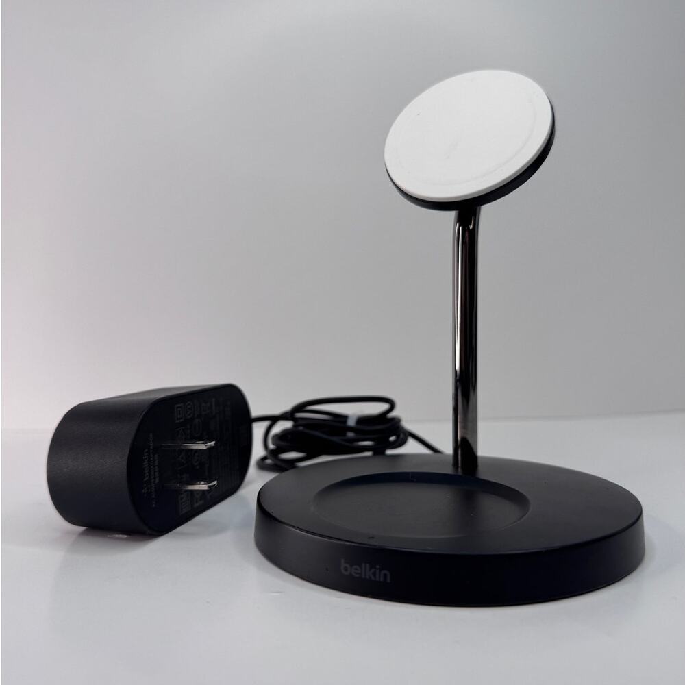 Belkin BoostCharge Pro 2-in-1 (15W) Wireless Charger Stand with MagSafe